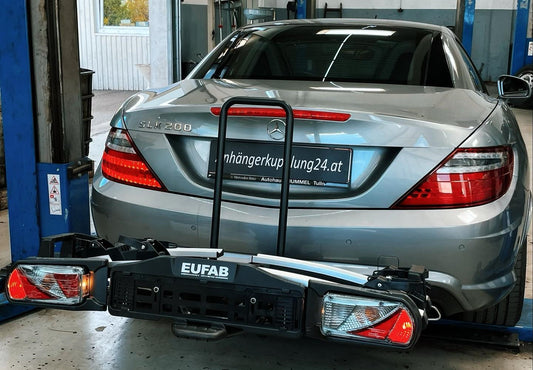Nachrüstung einer abnehmbaren Anhängerkupplung am Mercedes SLK