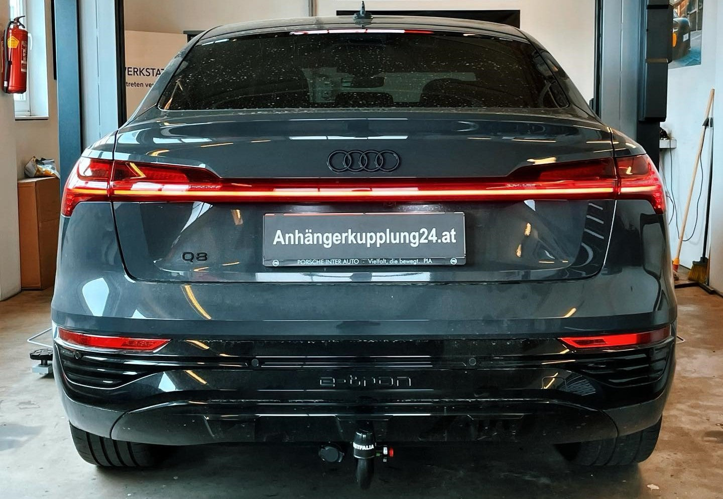 Nachrüstung einer abnehmbaren Westfalia Anhängerkupplung am neuen Audi ...