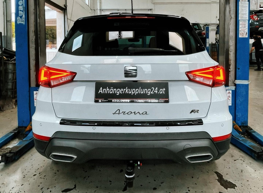 Nachrüstung einer abnehmbaren Anhängerkupplung am Seat Arona