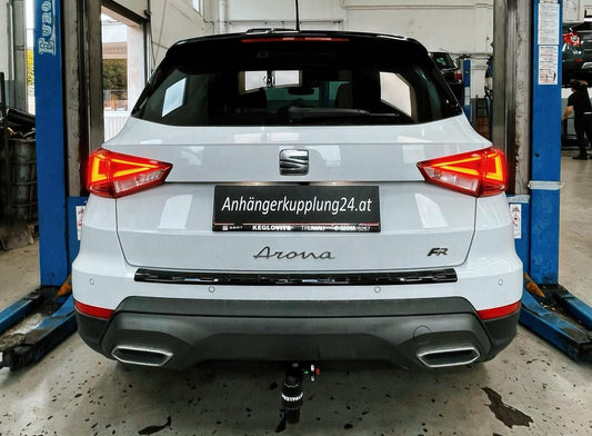Nachrüstung einer abnehmbaren Anhängerkupplung am Seat Arona