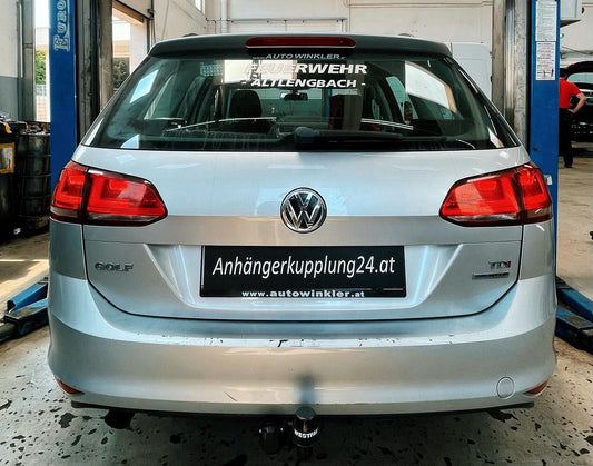 Nachrüstung einer starren Westfalia Anhängerkupplung am VW Golf 7 Variant