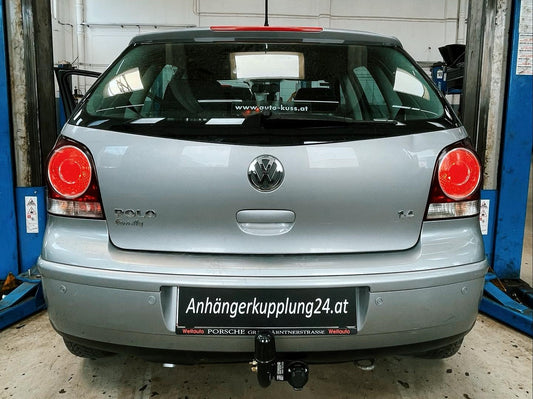 Nachrüstung einer starren Auto-Hak Anhängerkupplung am VW Polo 9N