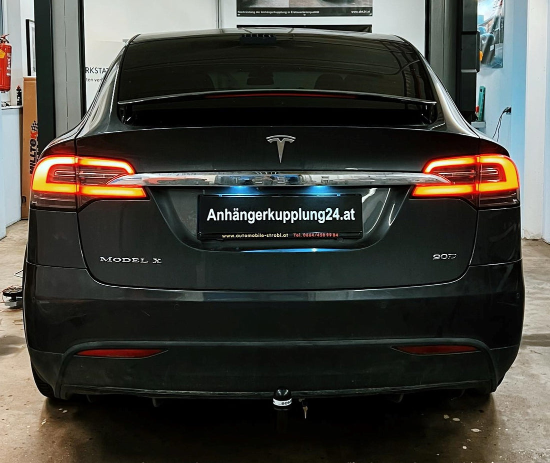 Nachrüstung einer abnehmbaren Bosstow Anhängerkupplung am Tesla Model X