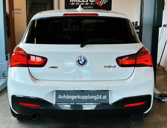 Nachrüstung einer abnehmbaren Brink Anhängerkupplung am BMW 1er F20