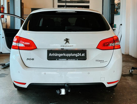 Nachrüstung einer starren Hak-Pol Anhängerkupplung am Peugeot 308 SW II