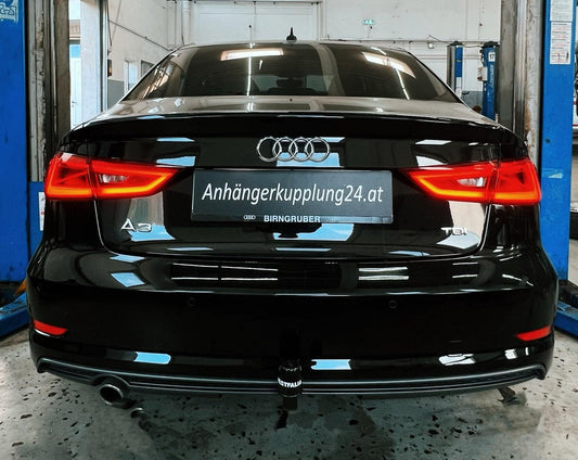 Nachrüstung einer abnehmbaren Westfalia Anhängerkupplung am Audi A3 8V Limousine