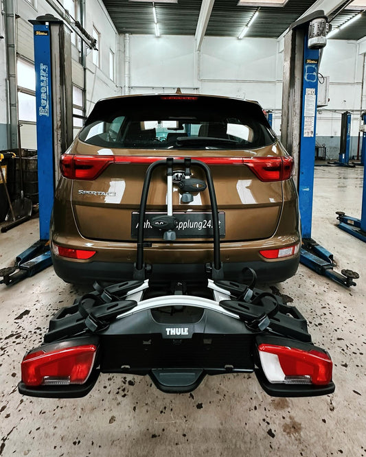 Nachrüstung einer starren GDW Anhängerkupplung inkl. Thule Fahrradträger am KIA Sportage IV