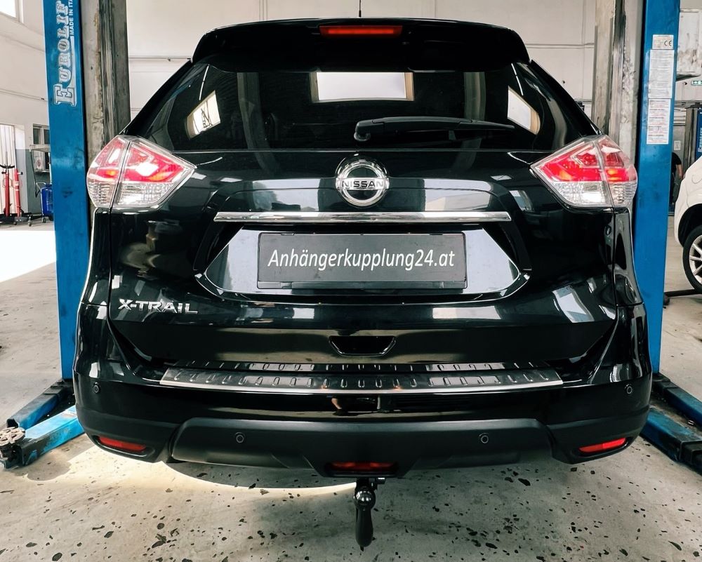 Nachrüstung einer abnehmbaren Brink Anhängerkupplung am NISSAN X-TRAIL III