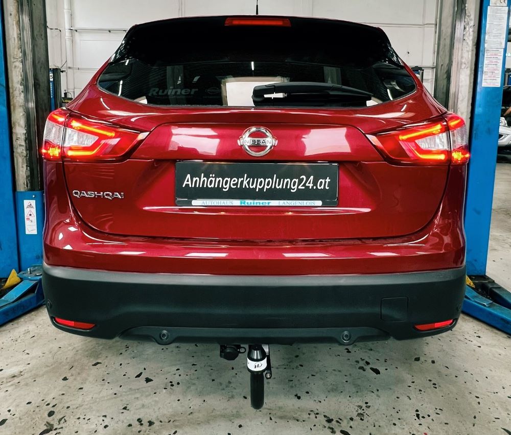 Nachrüstung einer abnehmbaren GDW Anhängerkupplung am NISSAN QASHQAI II SUV