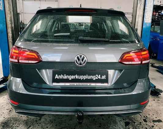 Nachrüstung einer starren AUTO-HAK Anhängerkupplung am VW Golf 7 Variant