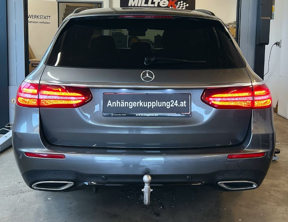 ORIS Anhängerkupplung elektrisch schwenkbar – Nachrüstung an der Mercedes E-Klasse T-Modell
