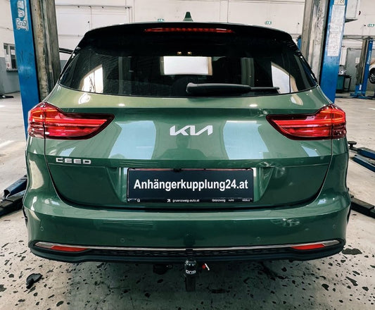 Nachrüstung einer abnehmbaren ORIS Anhängerkupplung am Kia CEED Sportswagon