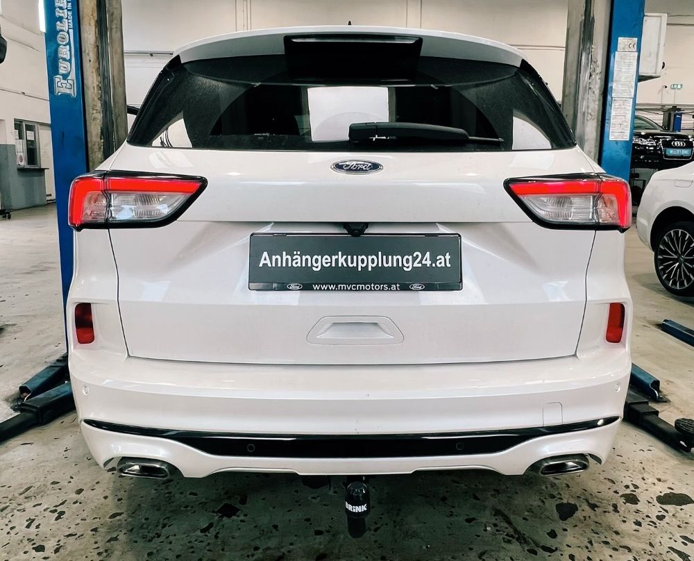 Nachrüstung einer abnehmbaren Brink Anhängerkupplung am Ford KUGA III