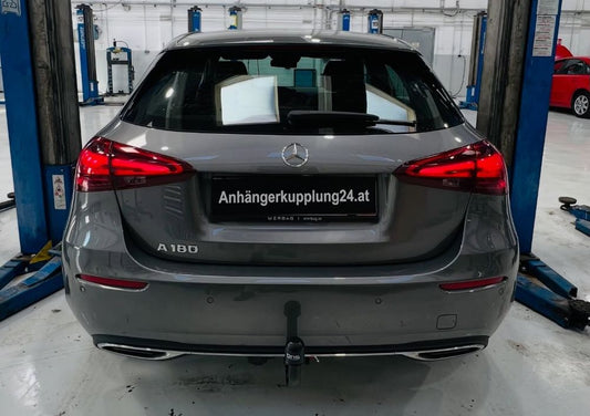 Nachrüstung einer abnehmbaren Oris Anhängerkupplung an der Mercedes A-Klasse