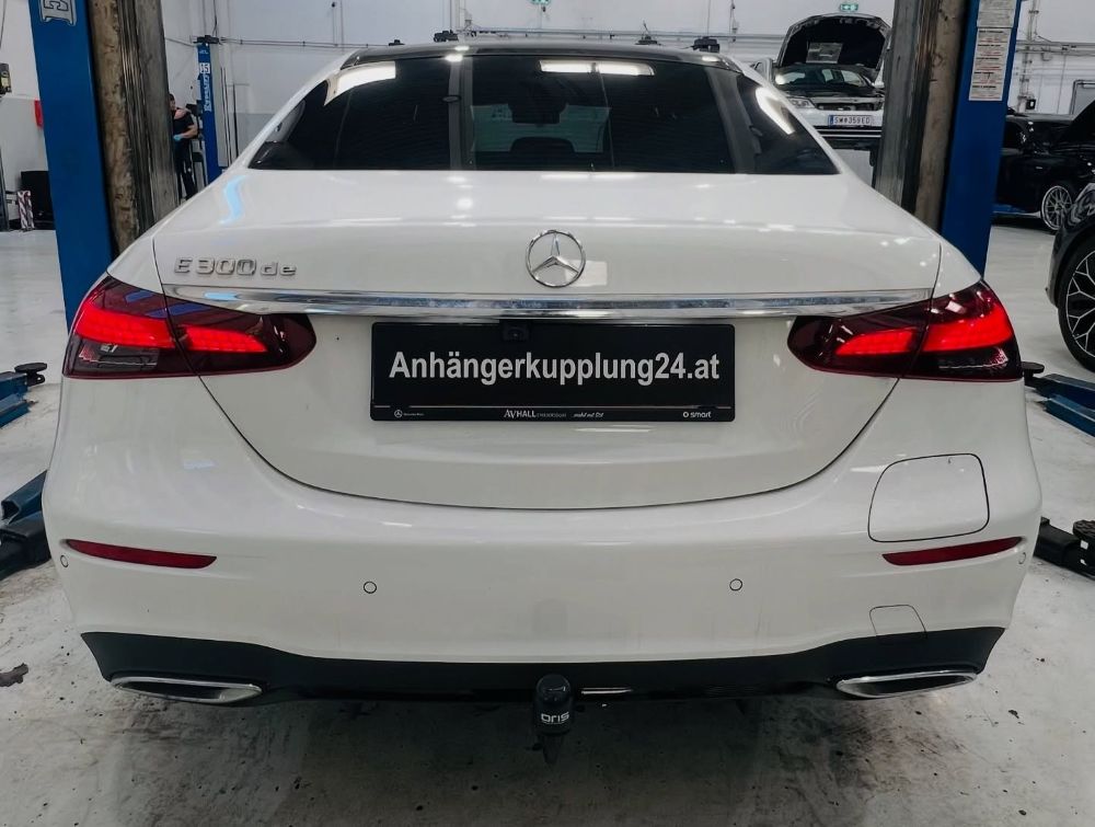 Nachrüstung einer abnehmbaren ORIS Anhängerkupplung an der Mercedes-Benz E-Klasse W213